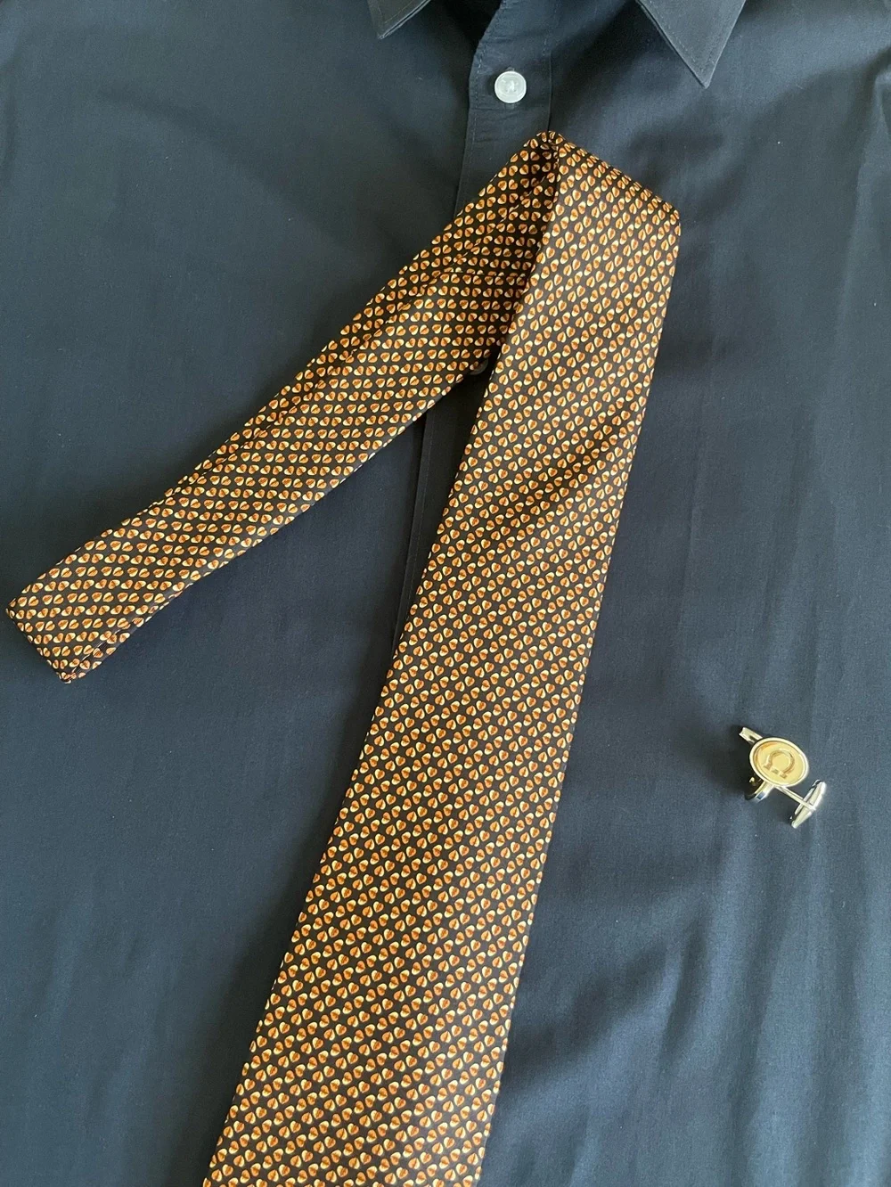 Salvatore Ferragamo 100% Silk Tie – Geometric Pattern – Italy